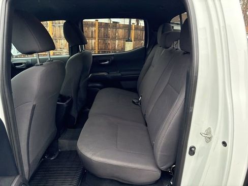 Used 2018 Toyota Tacoma TRD Sport w/ Technology Package image 14