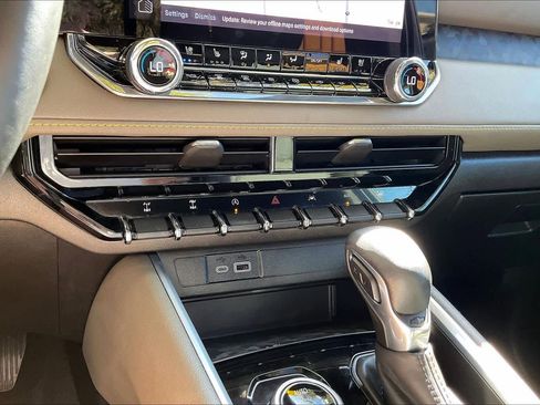 Certified 2024 Chevrolet Colorado ZR2 w/ ZR2 Convenience Package III image 31