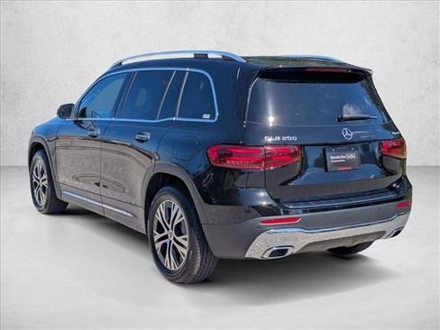 Certified 2025 Mercedes-Benz GLB 250 4MATIC image 8