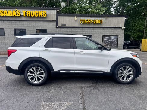 Used 2021 Ford Explorer XLT w/ Equipment Group 202A AWD/4WD image 8