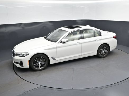 Used 2023 BMW 530i w/ Premium Package RWD image 31