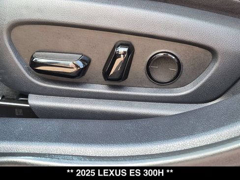 Used 2025 Lexus ES 300h w/ Premium Package FWD image 20
