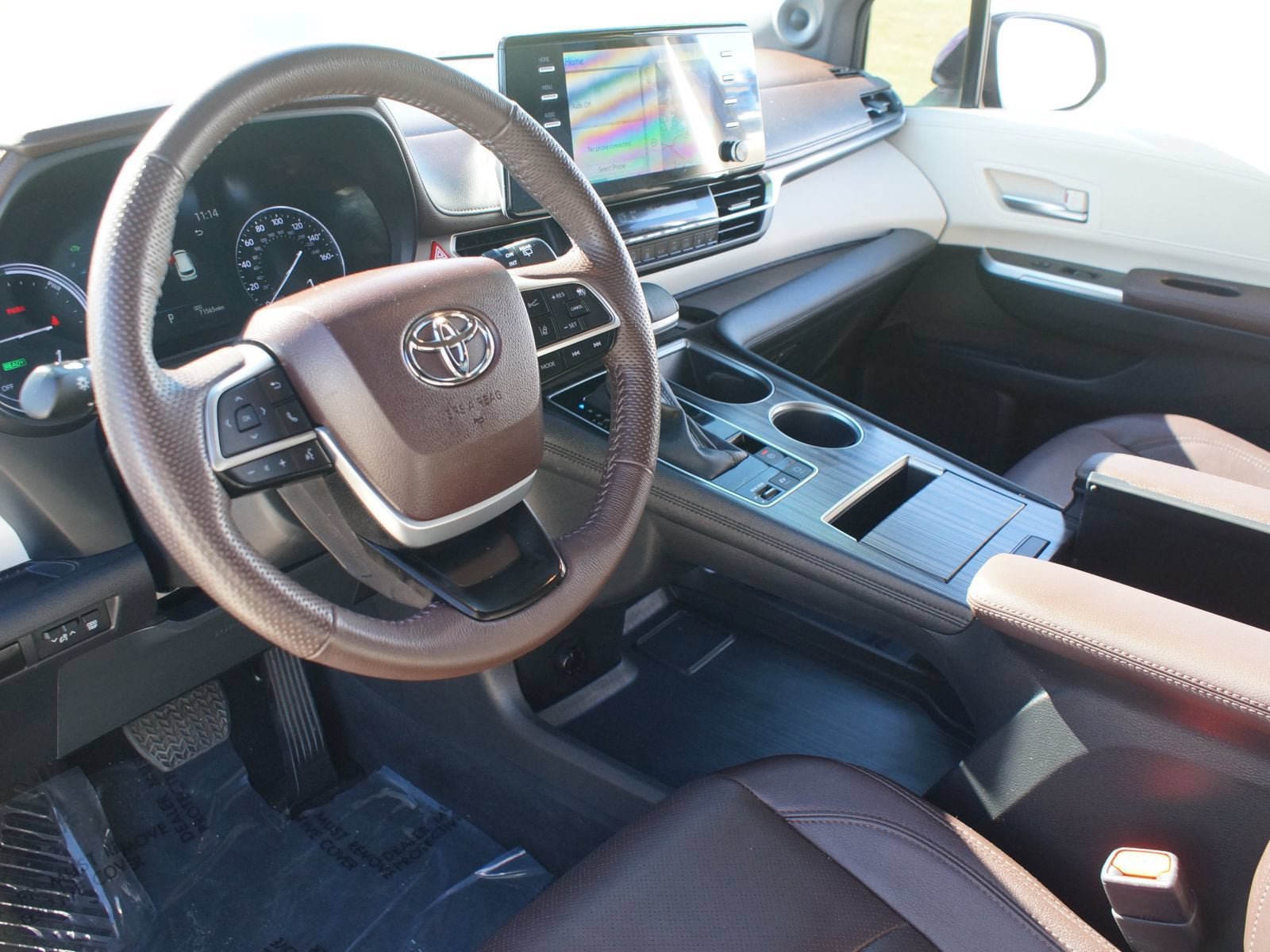 Used 2023 Toyota Sienna Platinum FWD image 15