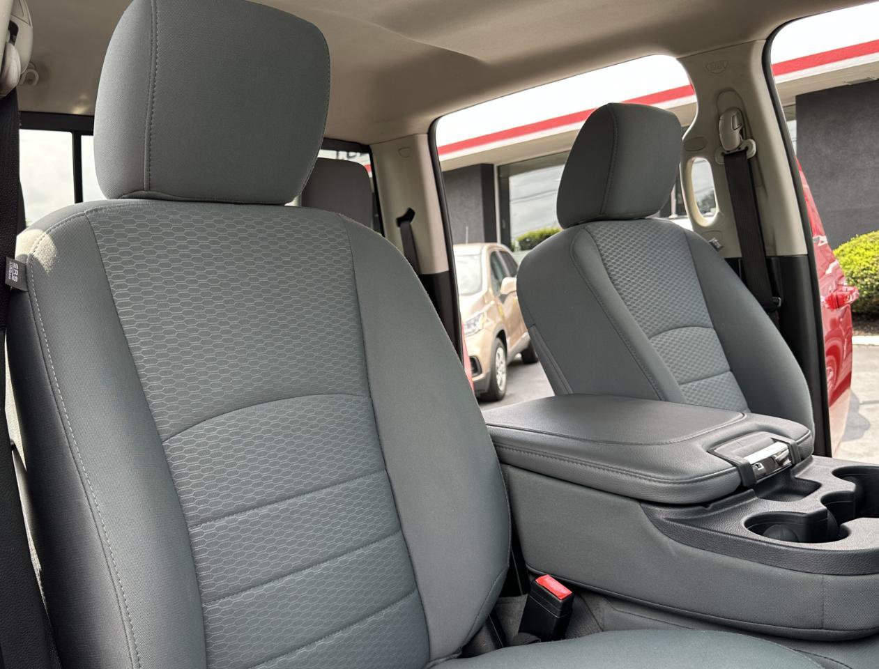 Used 2020 RAM 1500 Classic SLT AWD/4WD image 45