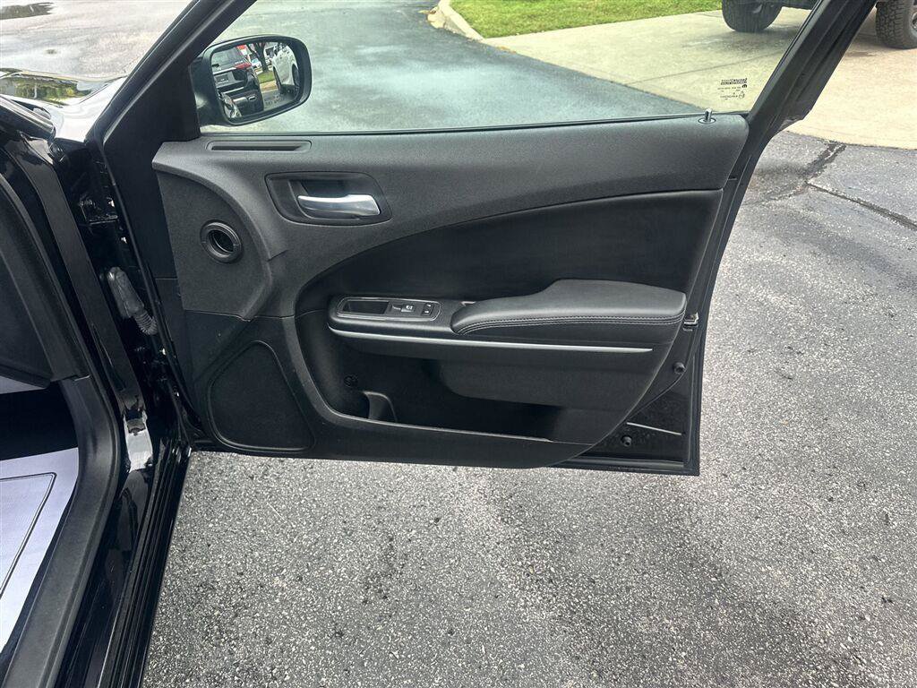 Used 2021 Dodge Charger SXT w/ Leather Interior Group RWD image 20