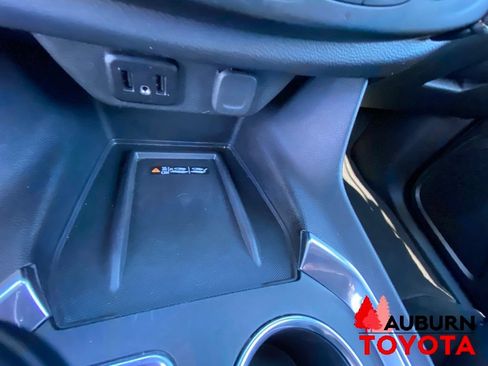 Used 2023 Chevrolet Traverse LT FWD image 44