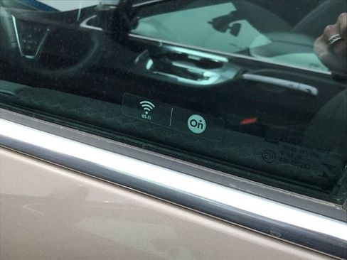 Used 2023 Chevrolet Malibu LT image 3