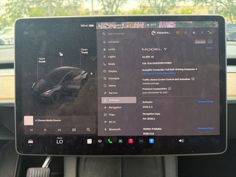 Used 2024 Tesla Model Y 2WD image 10