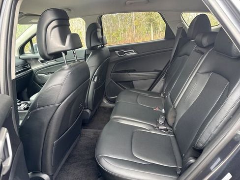 Used 2025 Kia Sportage EX image 7