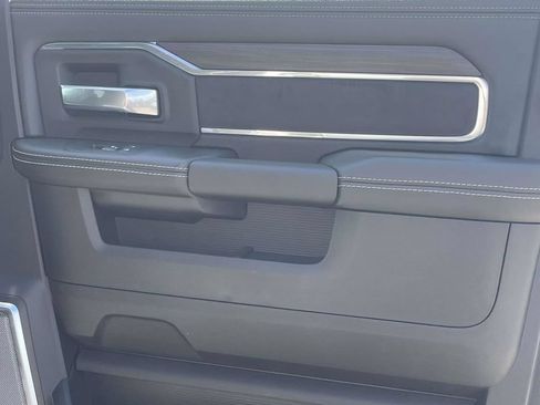 New 2026 RAM 2500 Laramie AWD/4WD image 16
