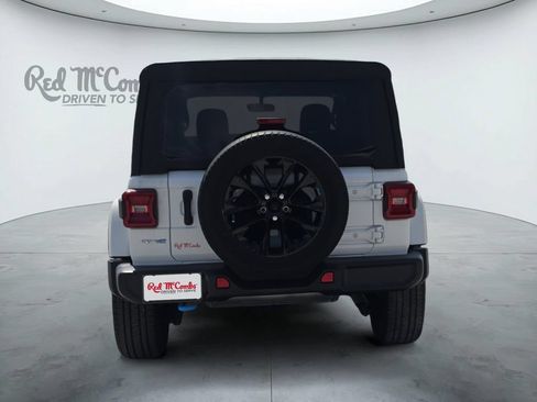 Used 2022 Jeep Wrangler Unlimited Sahara AWD/4WD image 4