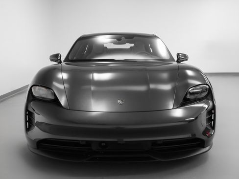 Used 2023 Porsche Taycan GTS image 8