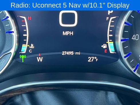 Used 2023 Chrysler Pacifica Pinnacle FWD image 9