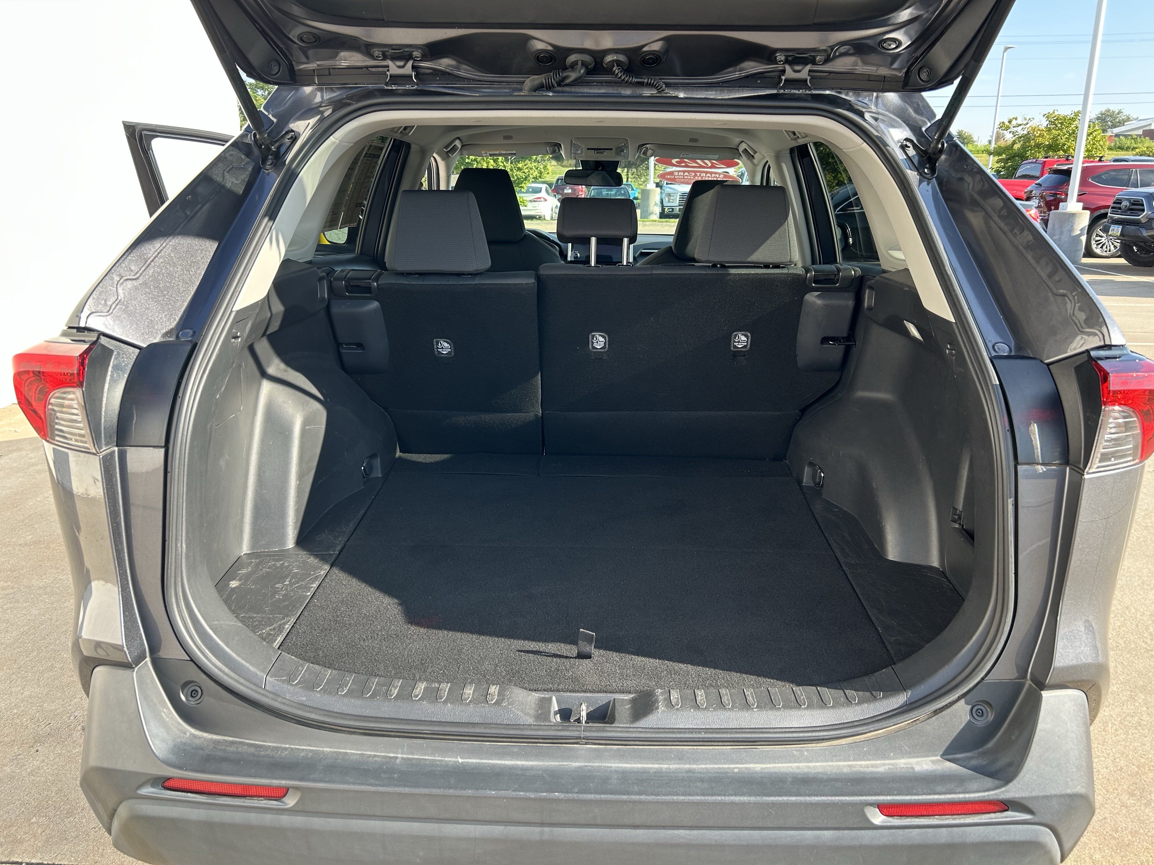 Used 2025 Toyota RAV4 XLE FWD image 20