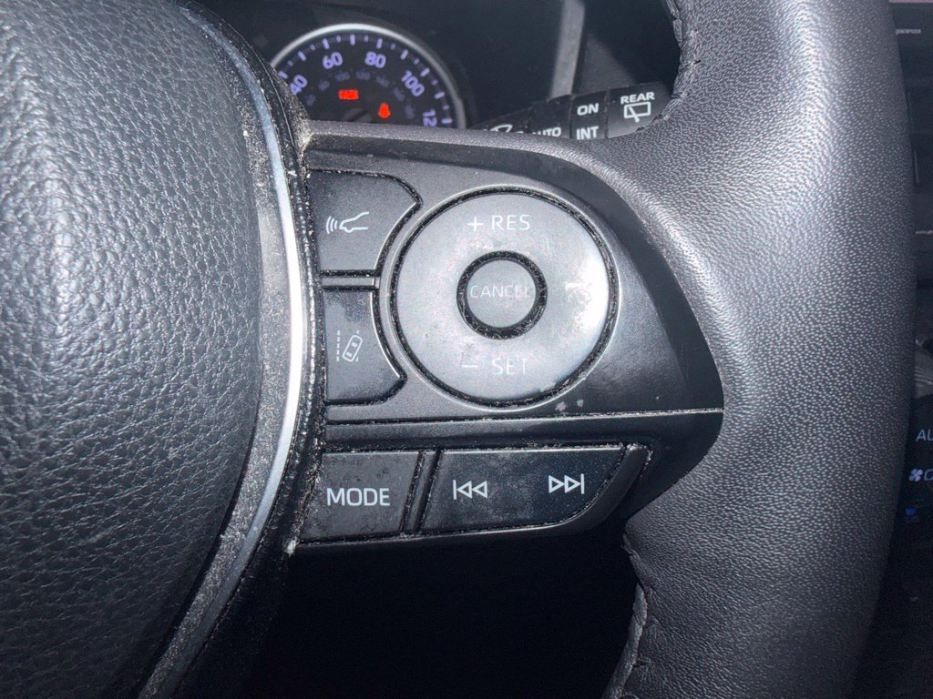 Used 2020 Toyota RAV4 XLE w/ XLE Grade Weather Package AWD/4WD image 19