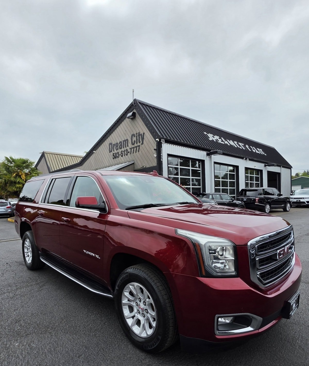 Used 2018 GMC Yukon XL SLT AWD/4WD image 2