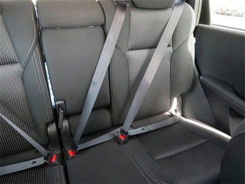 Used 2025 Mitsubishi Outlander ES image 15