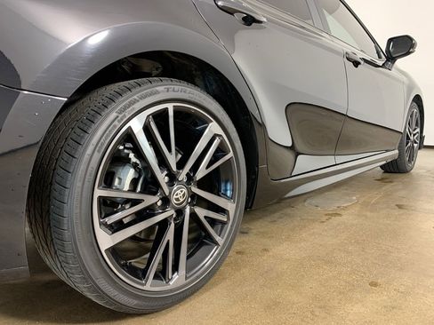 Used 2025 Toyota Camry XSE image 38