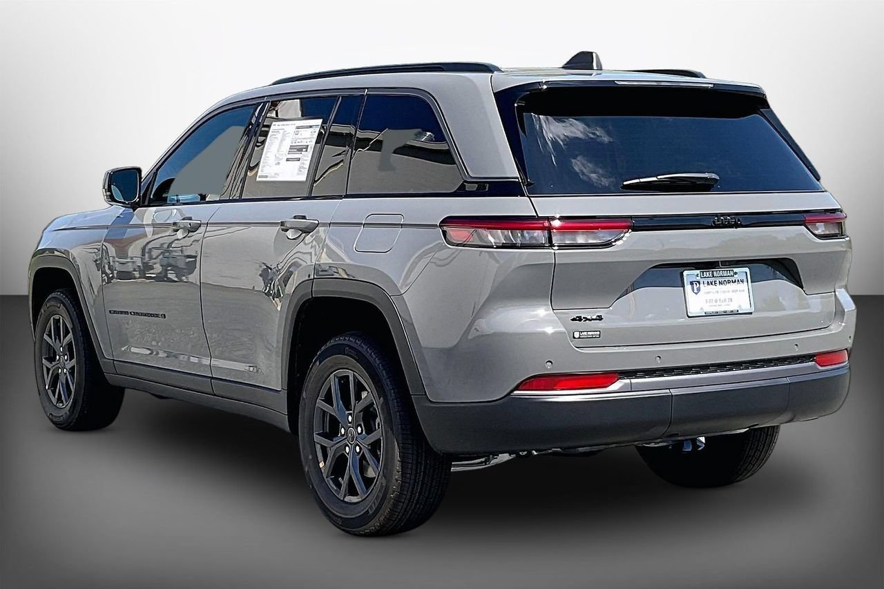 New 2027 Jeep Grand Cherokee Altitude AWD/4WD image 6