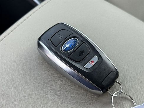 Used 2025 Subaru Outback Limited image 29