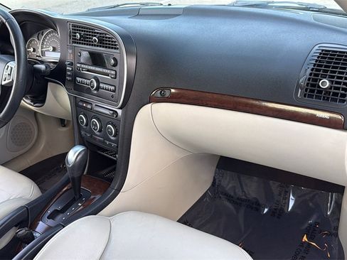 Used 2008 Saab 9-3 2.0T w/ Cold Weather Package image 32