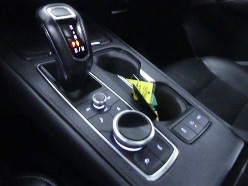 Used 2019 Cadillac XT4 Premium Luxury image 16