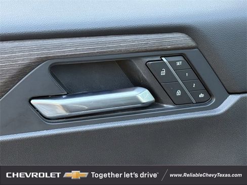 Certified 2025 GMC Acadia Denali image 23