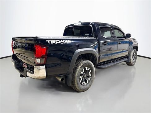 Used 2019 Toyota Tacoma TRD Off-Road image 7