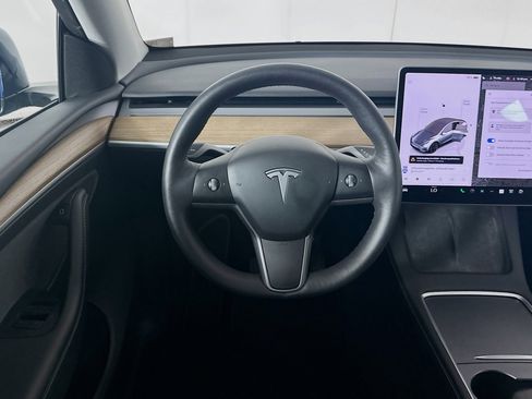 Used 2024 Tesla Model Y Long Range image 16