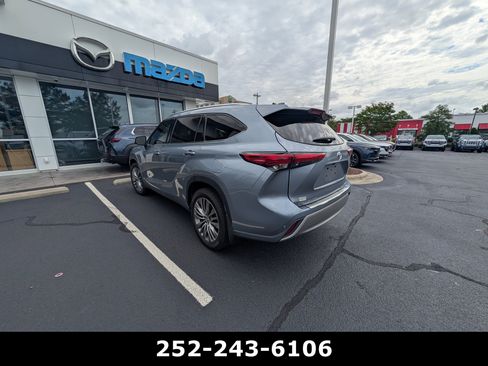 Used 2021 Toyota Highlander Platinum AWD/4WD image 8