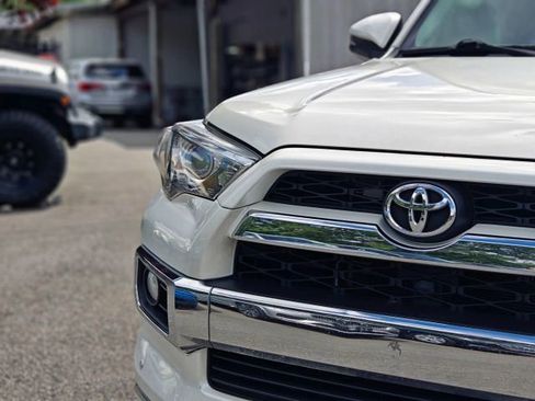Used 2017 Toyota 4Runner Limited AWD/4WD image 4