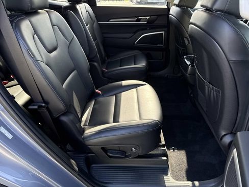 Used 2023 Kia Telluride S AWD/4WD image 21
