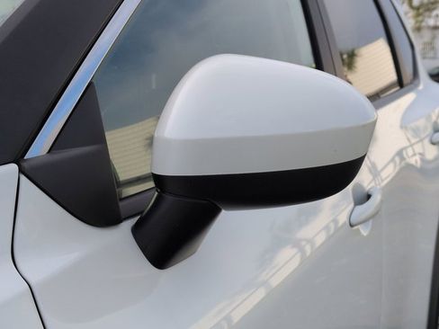 Used 2023 Nissan Rogue SV image 13