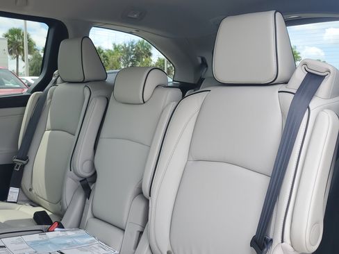 New 2026 Honda Odyssey Touring image 14