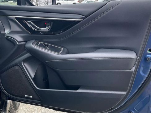 Used 2022 Subaru Outback Limited image 12