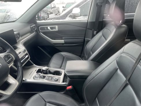 Used 2021 Ford Explorer XLT w/ Equipment Group 202A image 25