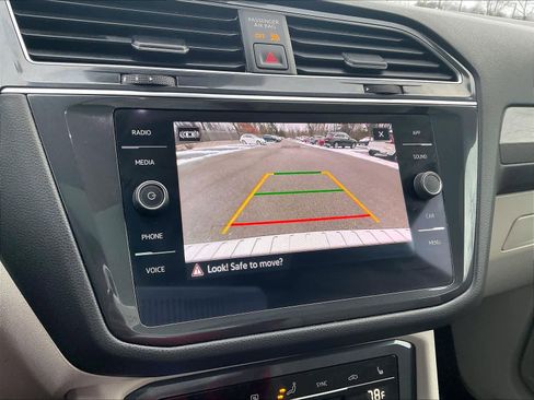 Used 2022 Volkswagen Tiguan SE image 18