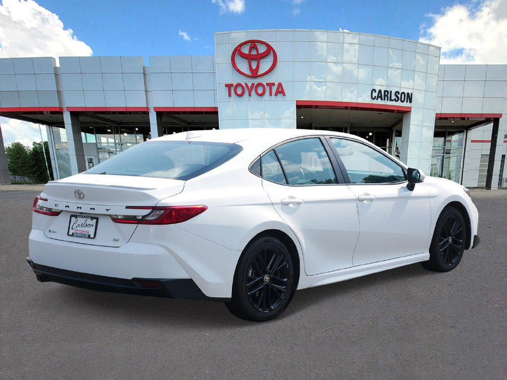 Used 2025 Toyota Camry SE FWD image 5