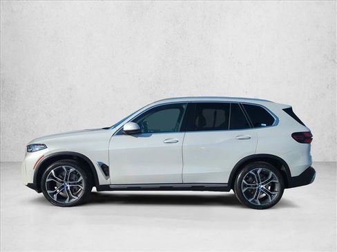 Used 2024 BMW X5 xDrive40i w/ Premium Package AWD/4WD image 9