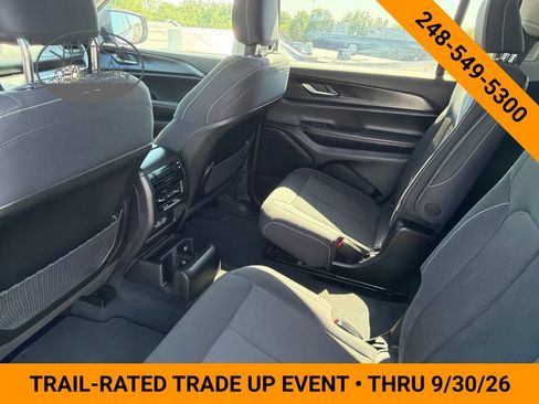 Used 2023 Jeep Grand Cherokee L Laredo AWD/4WD image 7