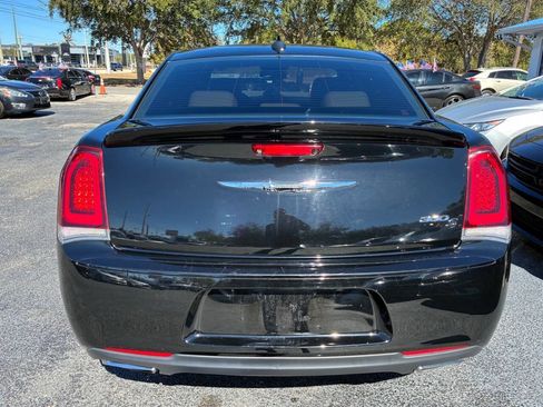 Used 2018 Chrysler 300 S w/ S Model Appearance Package image 4