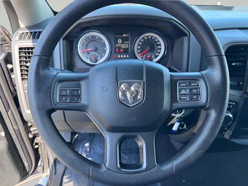 Used 2017 RAM 1500 Express image 12