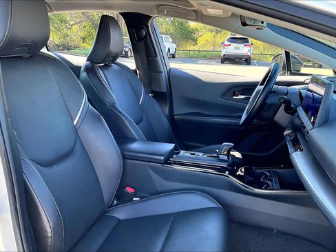 Used 2023 Toyota Prius XLE image 8