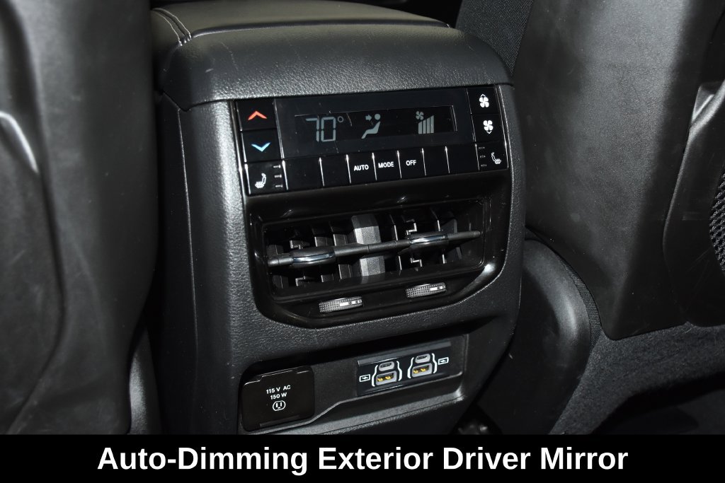 Used 2023 Jeep Grand Cherokee L Limited w/ Luxury Tech Group II AWD/4WD image 30