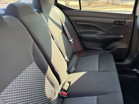 Used 2020 Nissan Versa S image 19