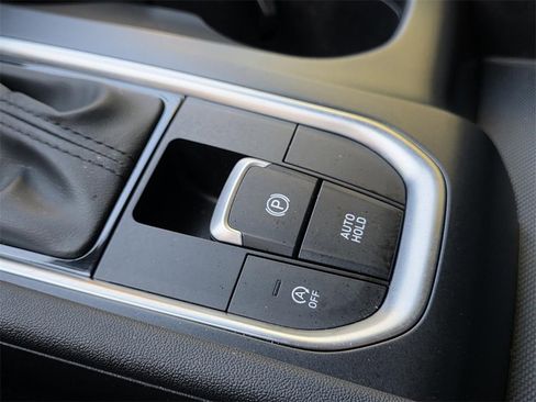 Used 2019 Hyundai Santa Fe SE image 24