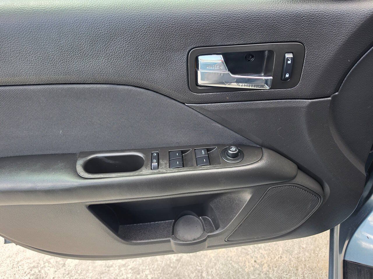 Used 2011 Ford Fusion SE w/ 202A Rapid Spec Order Code FWD image 18