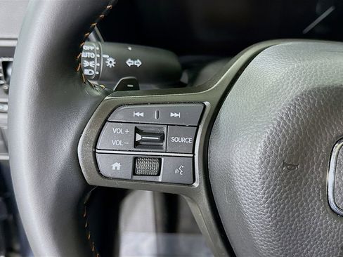Used 2025 Honda CR-V Sport image 21