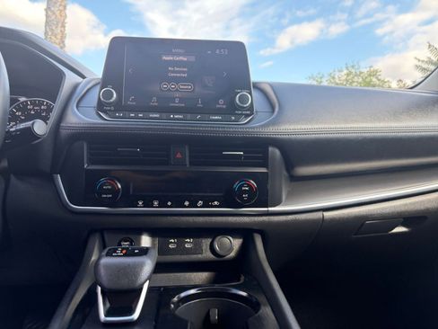 Used 2025 Nissan Rogue SV FWD image 17