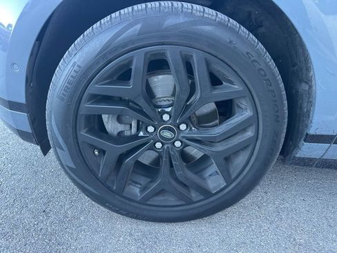 Used 2021 Land Rover Range Rover Evoque R-Dynamic SE image 3